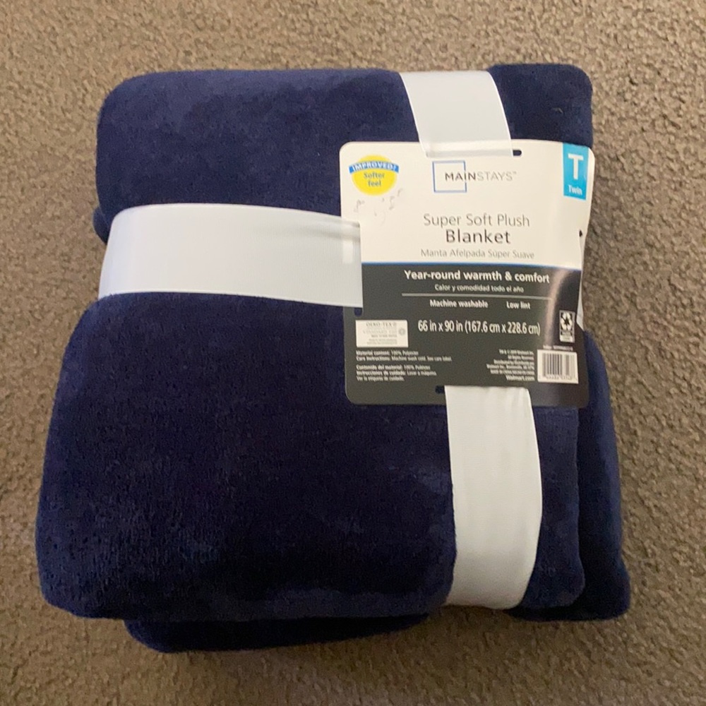Soft plush blanket